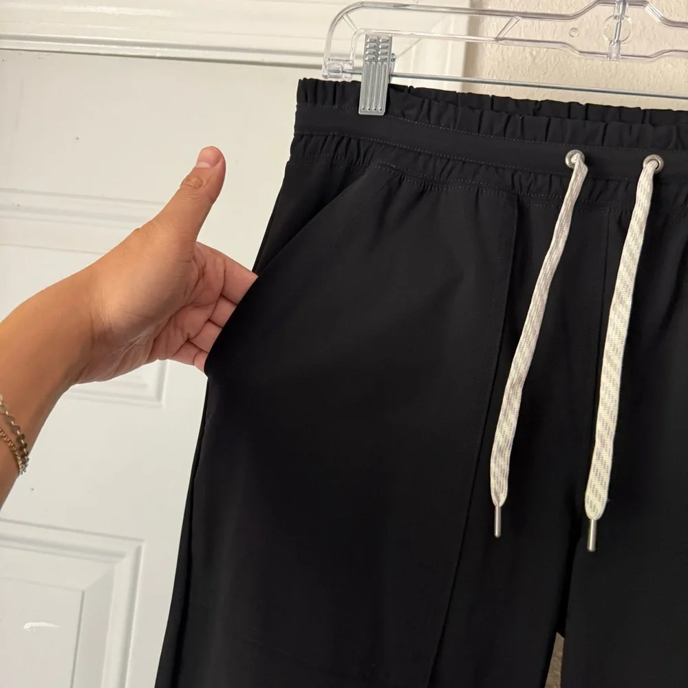VUORI black knit‎ elastic drawstring waist athletic cropped jogger sweat pants